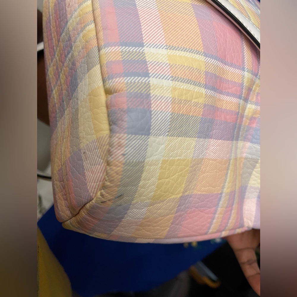 Giani Bernini plaid pastel colors tote. Created for Macy's. Excellent condition - Picture 4 of 6